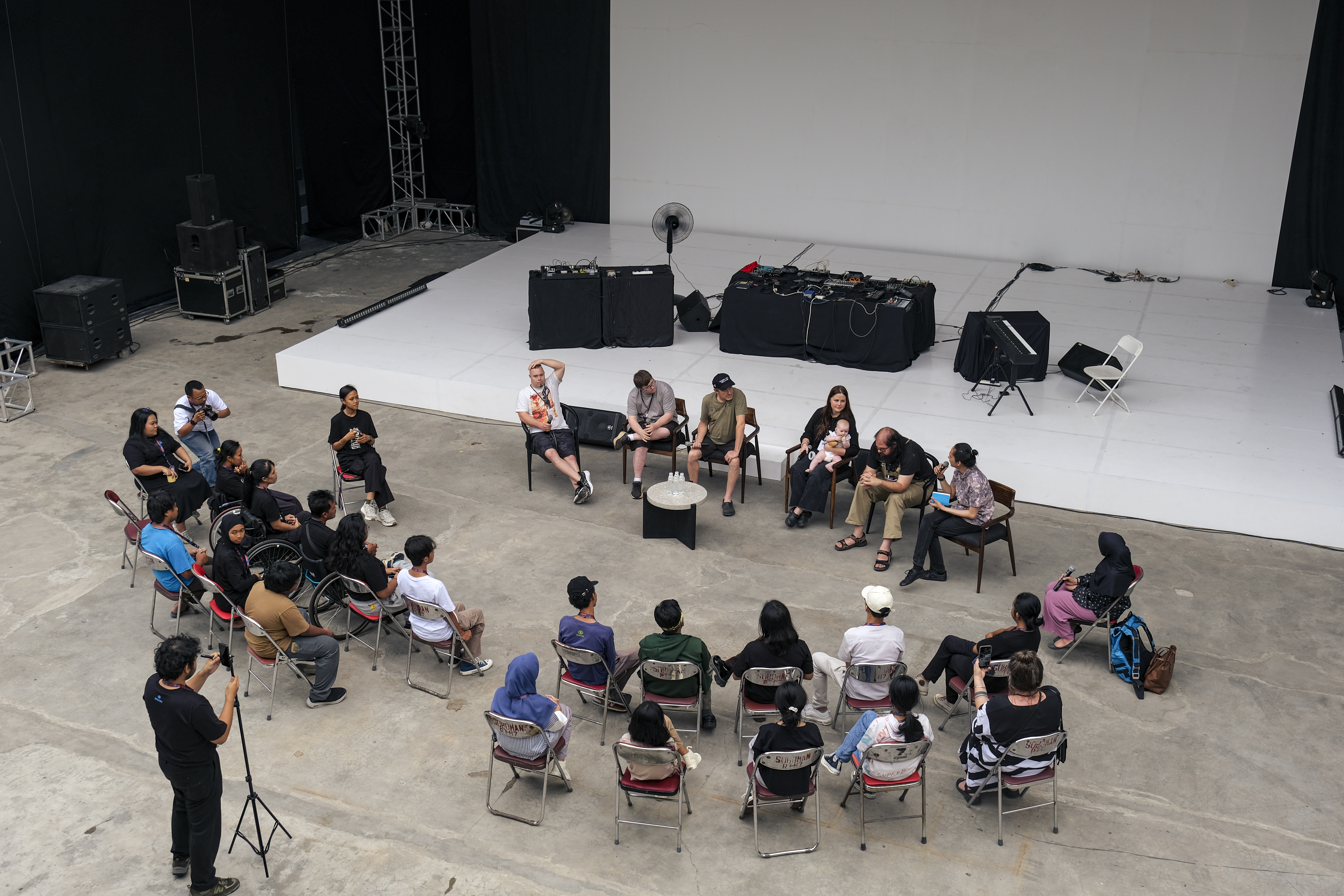 <p>Tralala Blip at ARTJOG, Yogyakarta, Indonesia 2025 (photo: Wimo Ambala Bayang)</p>