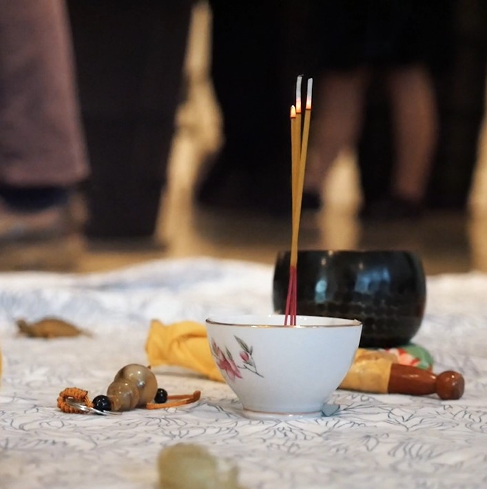 <p>Xen Nhà, <em>Visiting Rites: I take off my shoes before I enter</em>, 2021.</p>